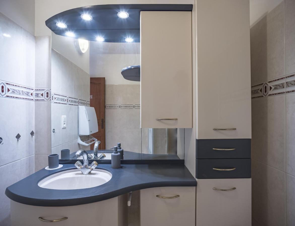 Le Logis De L'Arc - 5Min Hypercentre - Max 6 Personnes Daire Troyes Dış mekan fotoğraf